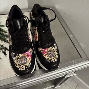 Dr. Scholl's Black and Gold Patterned Sneakers
